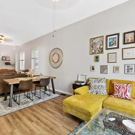 Prime Location Retreat W Parking Apartment
